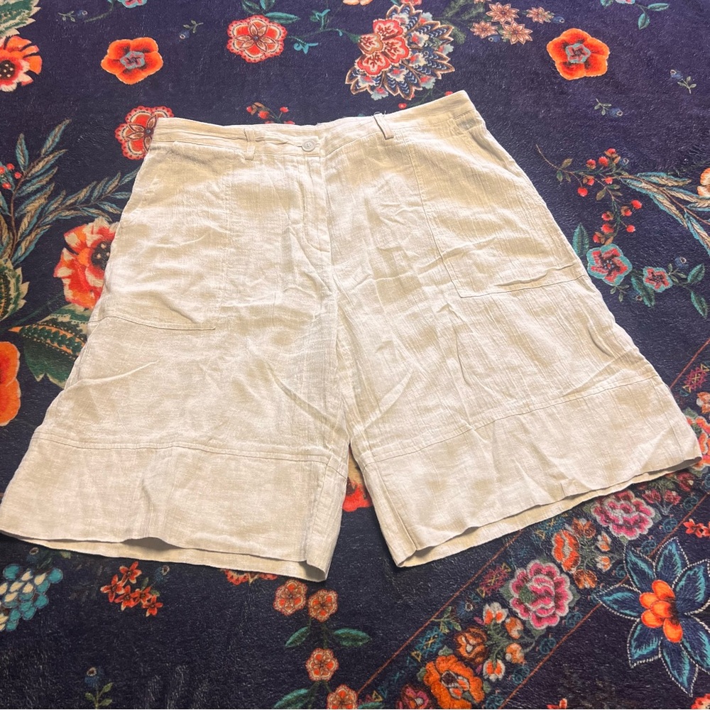 Poetry Cream Women's Shorts
